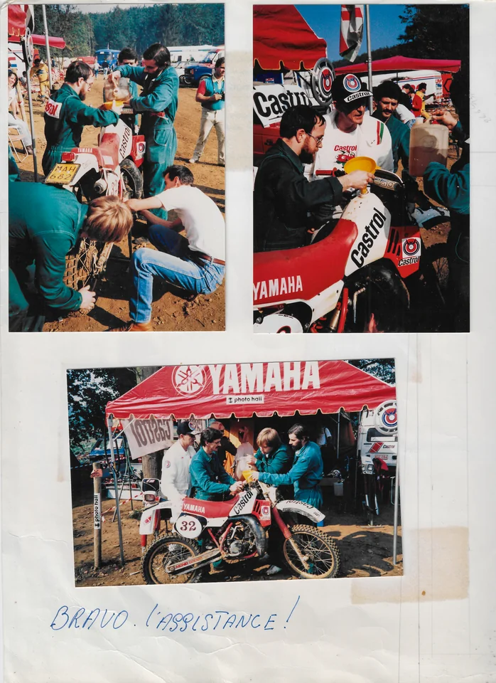 Page d’album réunissant trois photos couleur d’assistance autour de motos Yamaha dans un paddock.